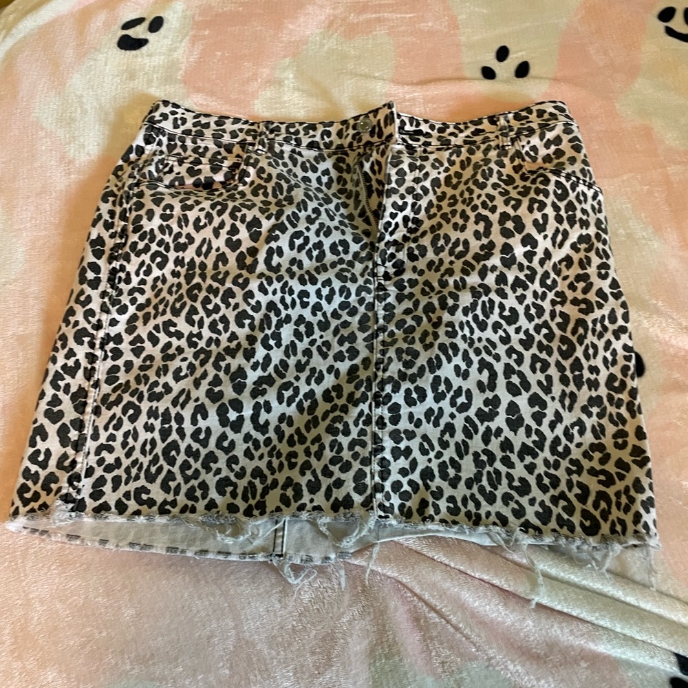 Leopard print cut off skirt